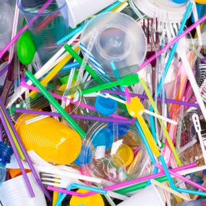 Produits en plastique : les interdictions qui entrent en vigueur
