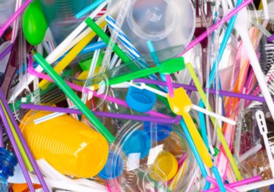 Lutte contre le gaspillage : de nouveaux objets en plastique à usage unique interdits
